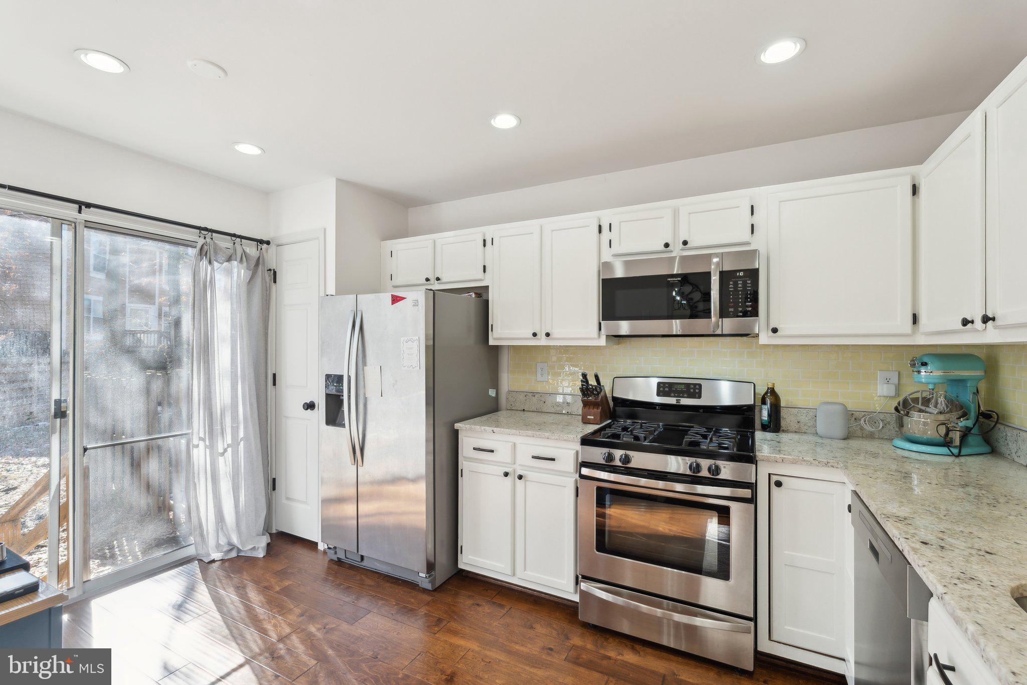 ASHBURN FARM - Residential Lease