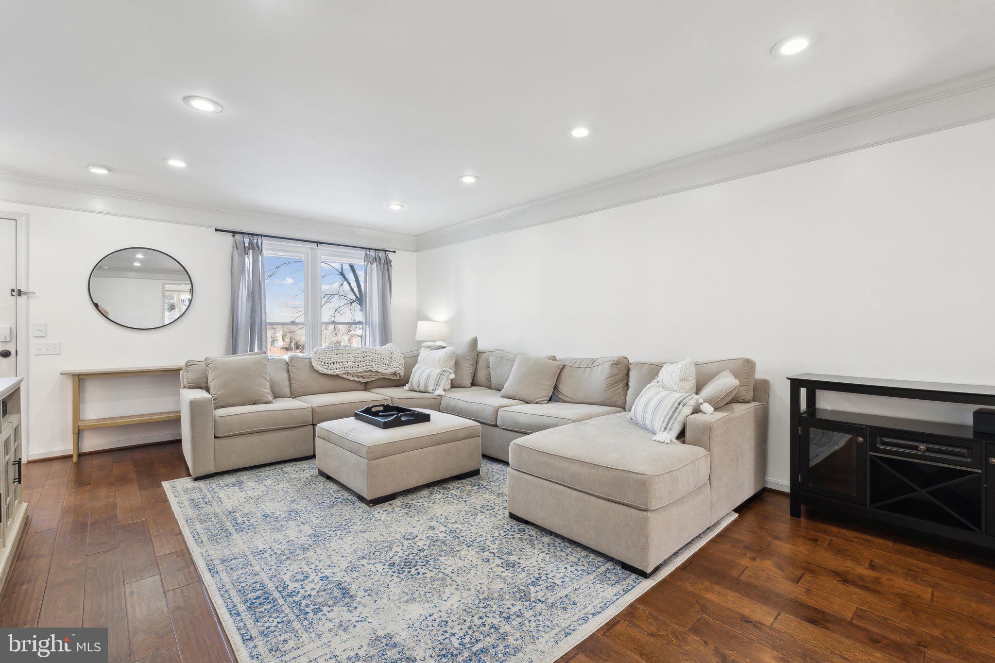 ASHBURN FARM - Residential Lease