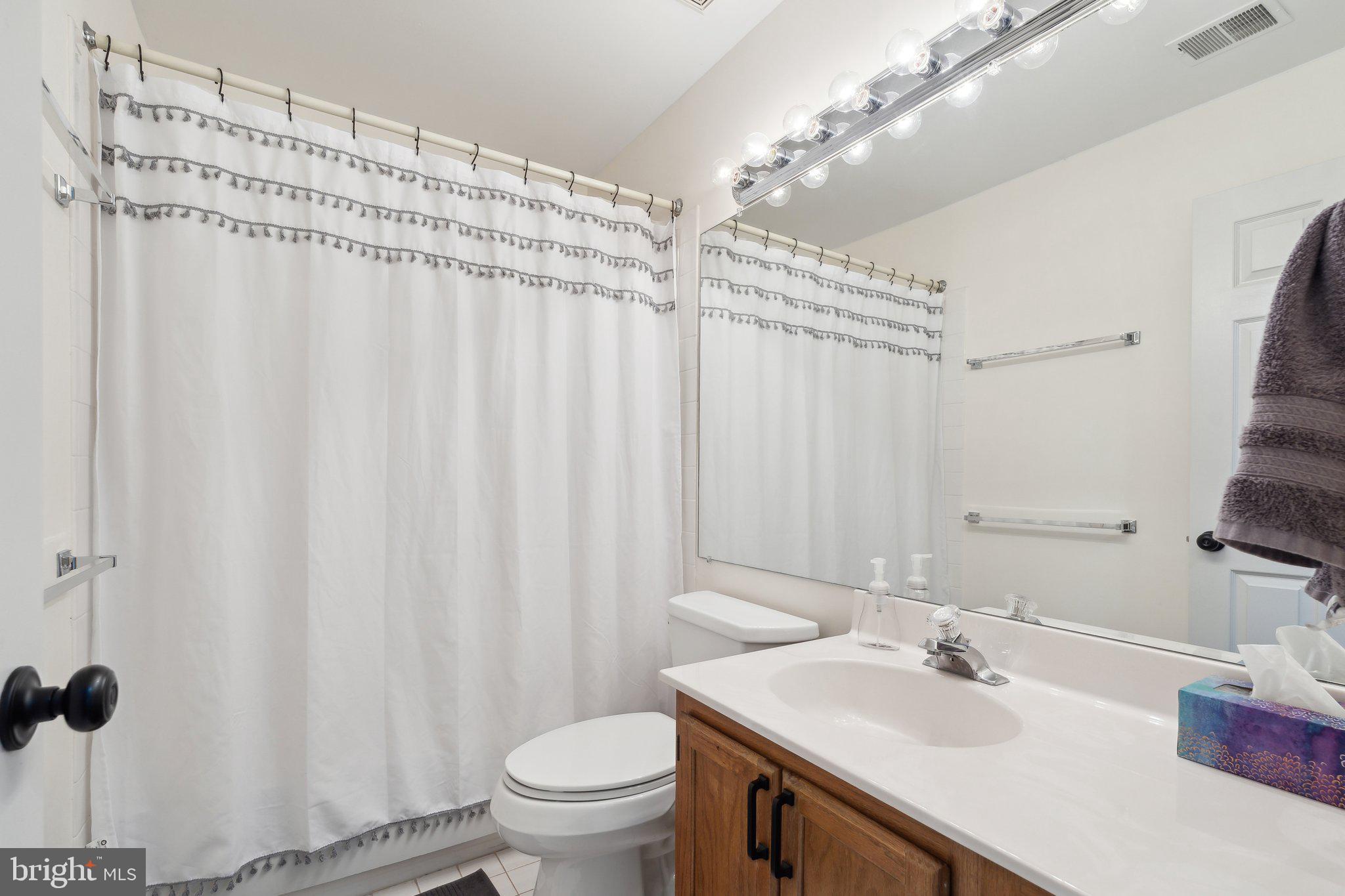 ASHBURN FARM - Residential Lease