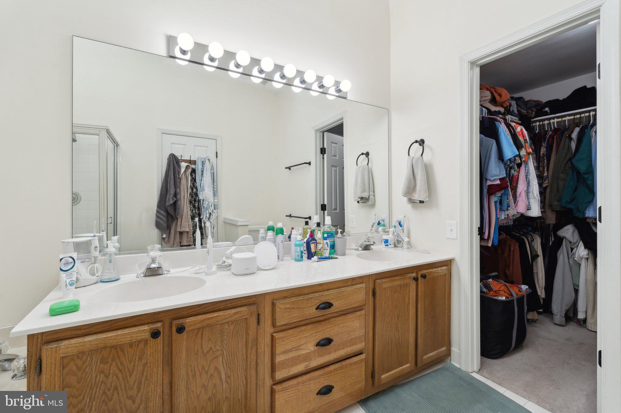 ASHBURN FARM - Residential Lease