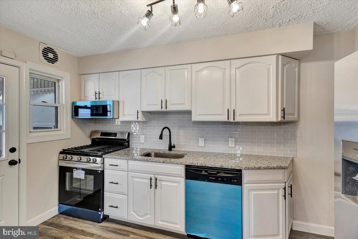 BALLARD GARDENS - Residential