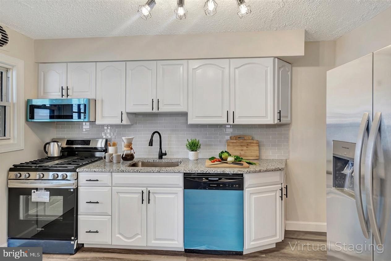 BALLARD GARDENS - Residential