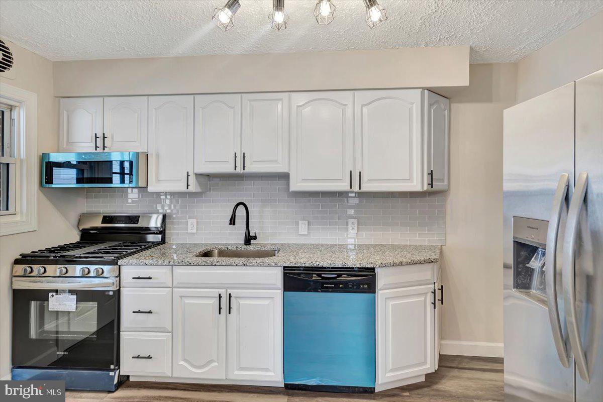 BALLARD GARDENS - Residential