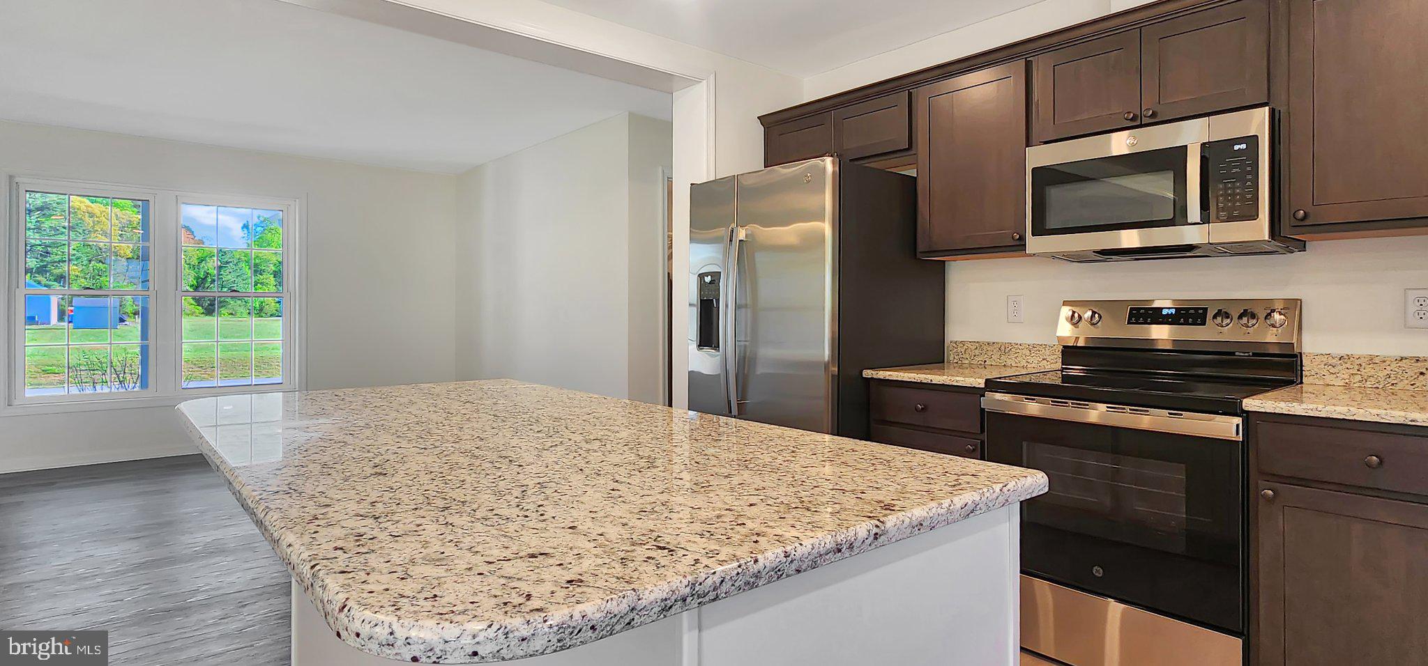 CAPTAIN'S COVE - Residential