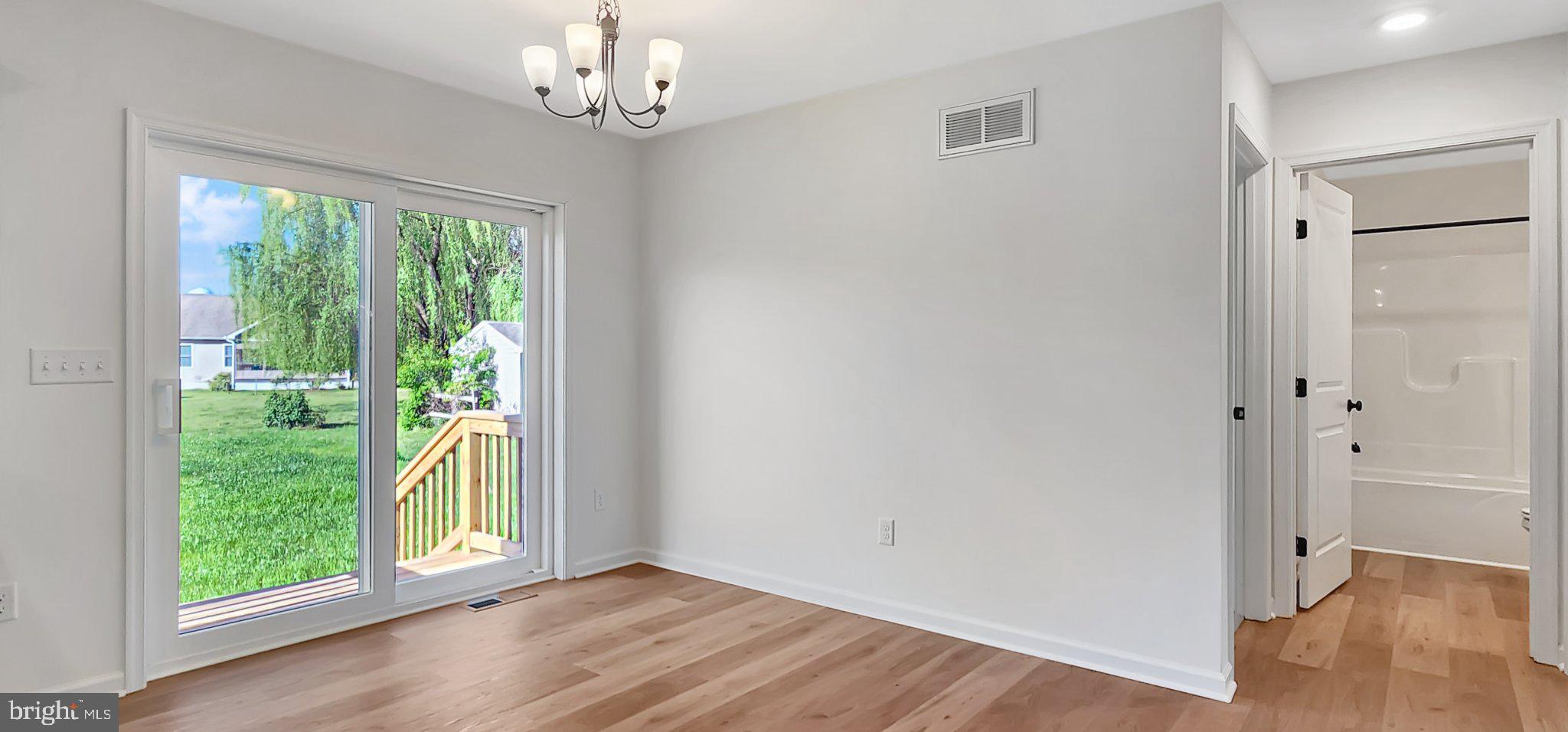 CAPTAIN'S COVE - Residential