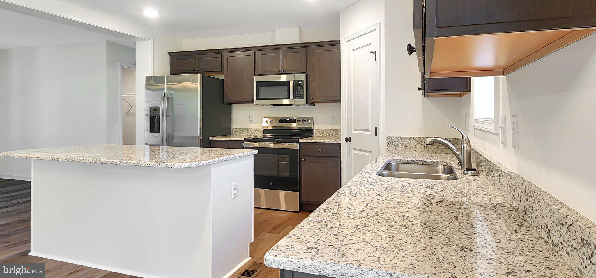 CAPTAIN'S COVE - Residential