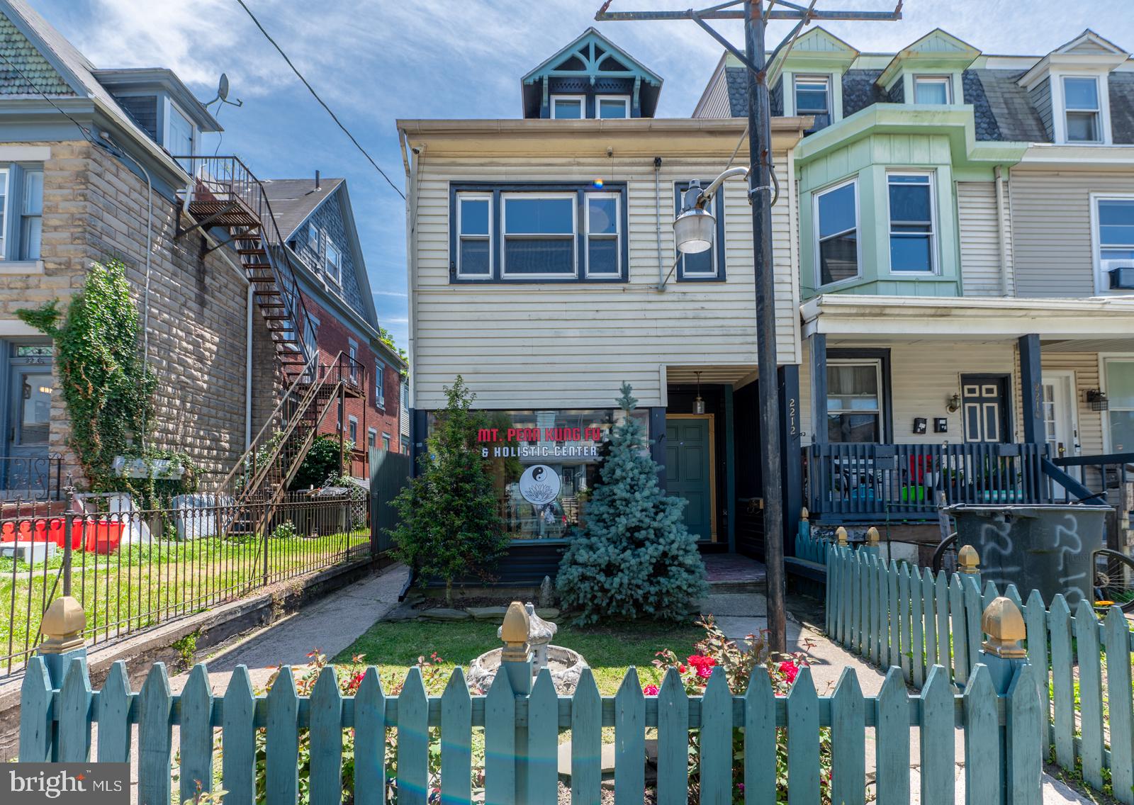 2212 PERKIOMEN AVENUE