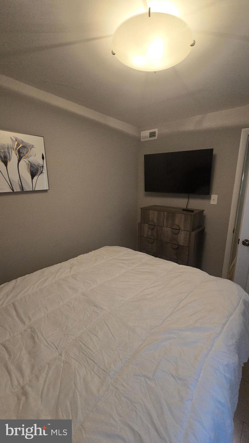 HOLLINS MARKET - Residential Lease