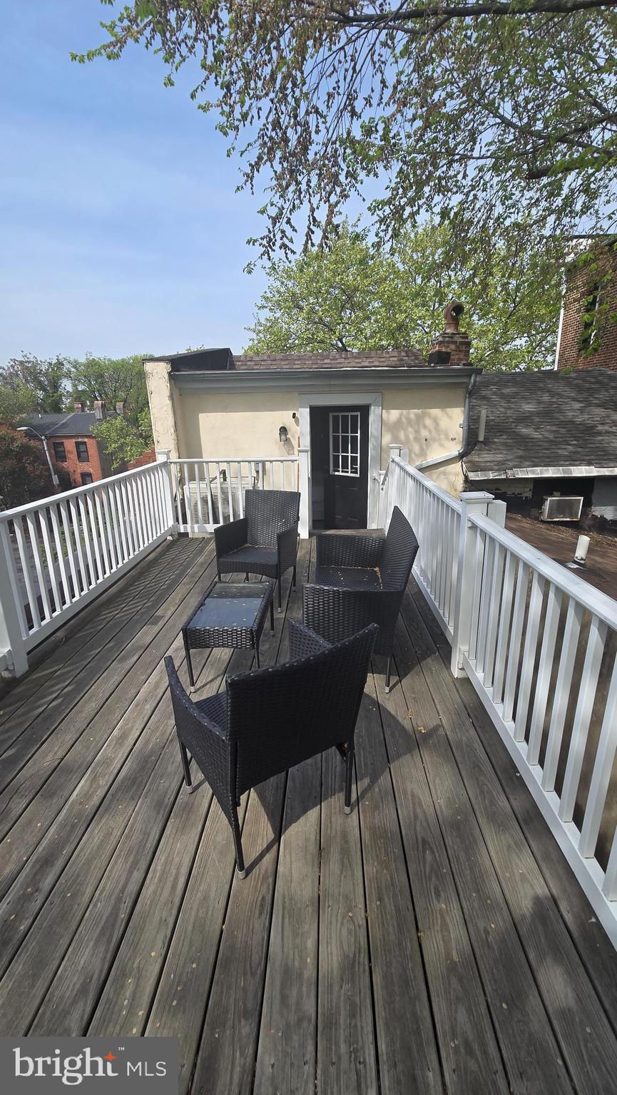 HOLLINS MARKET - Residential Lease