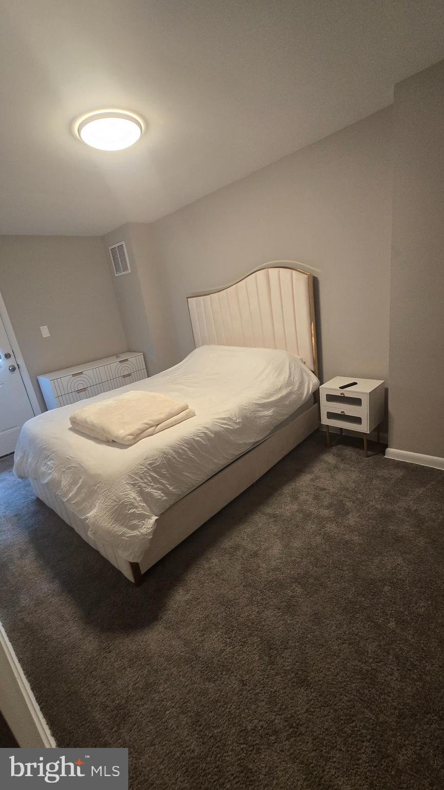 HOLLINS MARKET - Residential Lease