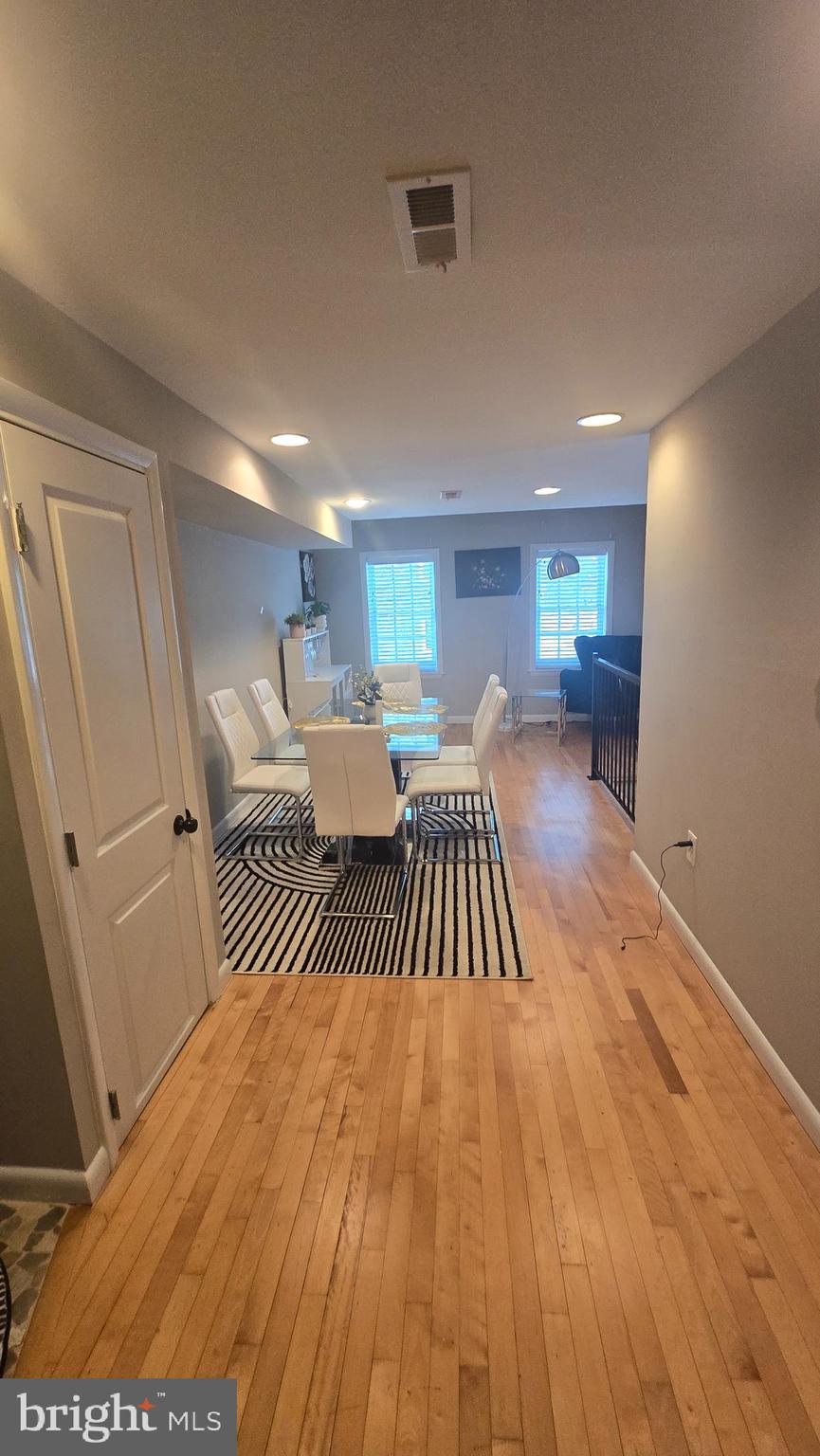 HOLLINS MARKET - Residential Lease
