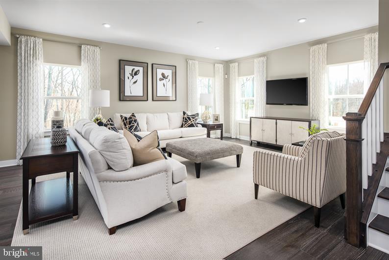 MONTGOMERY VILLAGE - Residential