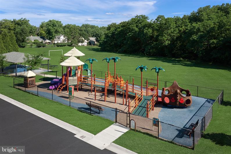 MONTGOMERY VILLAGE - Residential