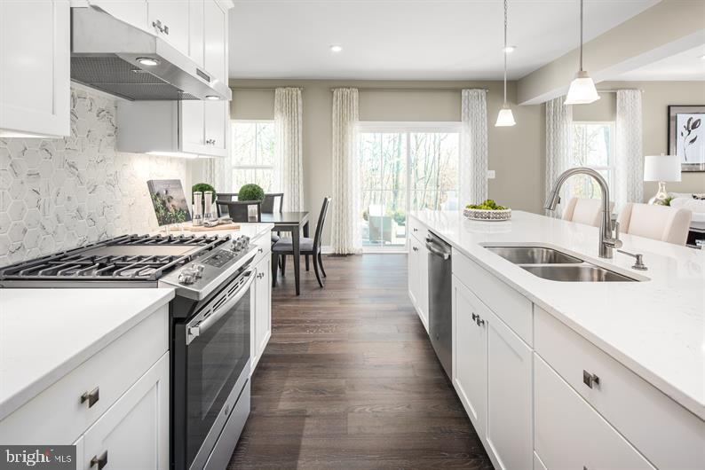 MONTGOMERY VILLAGE - Residential