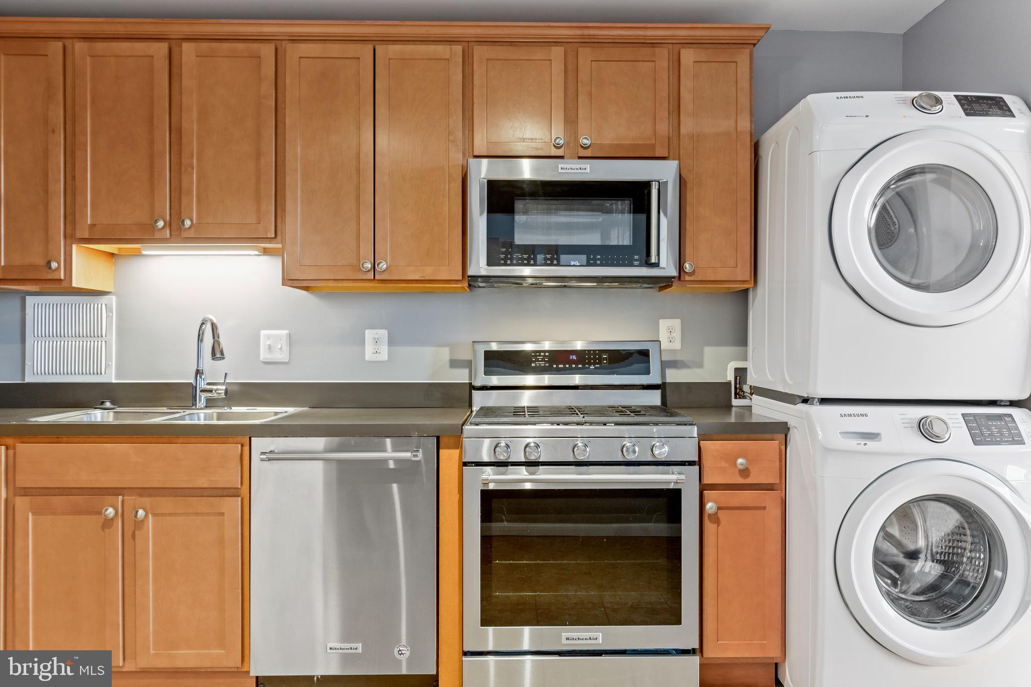 SKYLINE PLAZA - Residential Lease