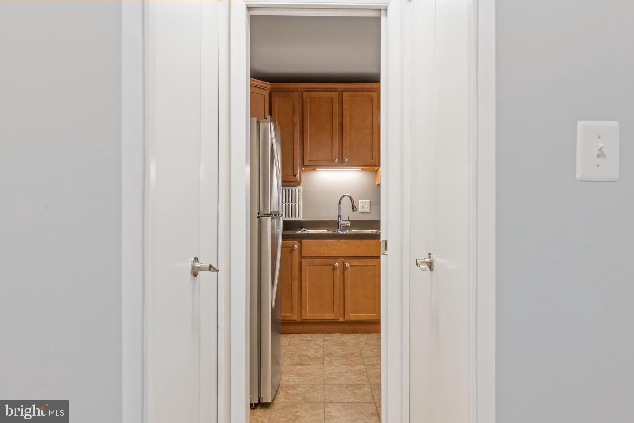 SKYLINE PLAZA - Residential Lease