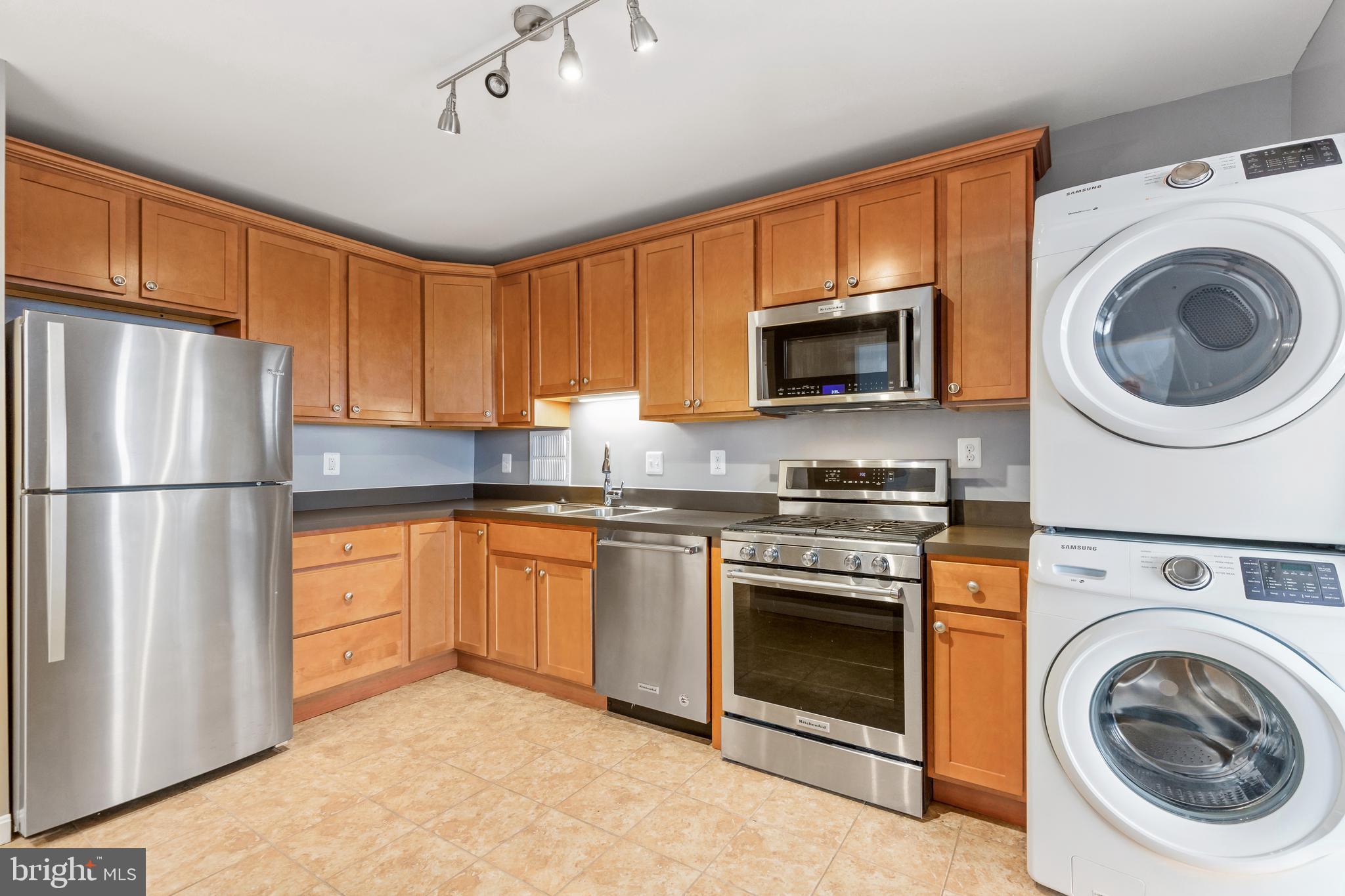 SKYLINE PLAZA - Residential Lease