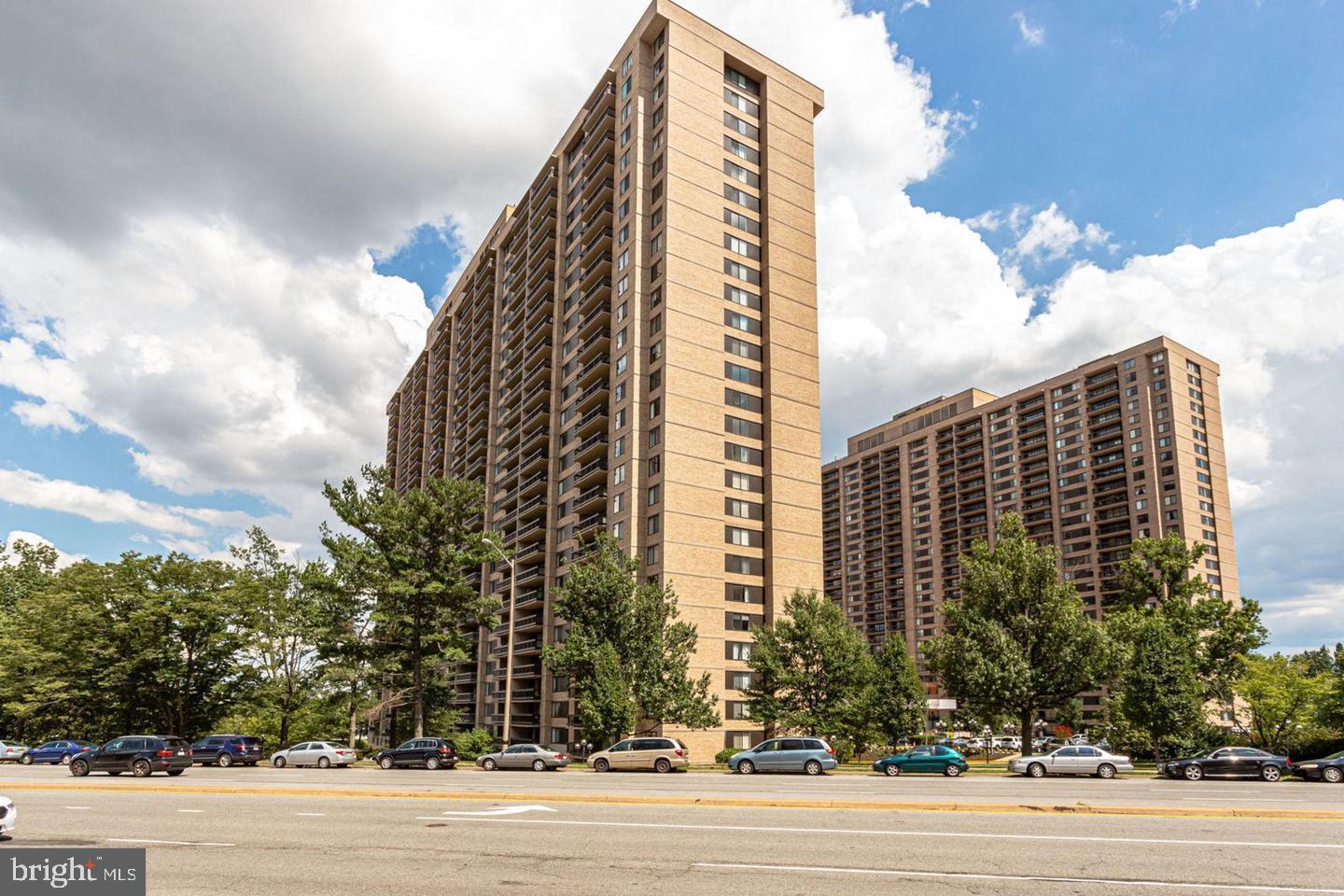 SKYLINE PLAZA - Residential Lease
