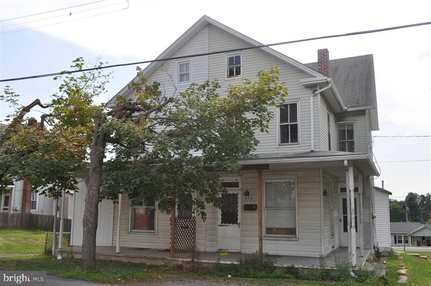 Three properties deeded separately being sold as package. Single home with garage & 2 duplex properties. Homes have been updated and maintained by owner. Total lot size is .7 acres=200 x 152.  644 Main St. has 4 bedrooms, 1 1/2 baths and is a single family home. 668 Main St. has 3 bedrooms, 1 bath and is a duplex. 670 Main St. has 3 bedrooms, 1 1/2 baths and is also a duplex. Could use land and build 10 townhouses. Seller has engineering plans. Excellent investment!