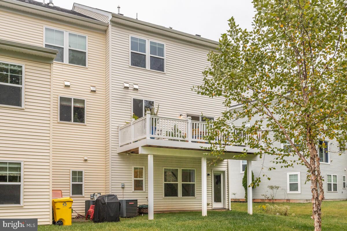 TANYARD COVE NORTH - Residential Lease