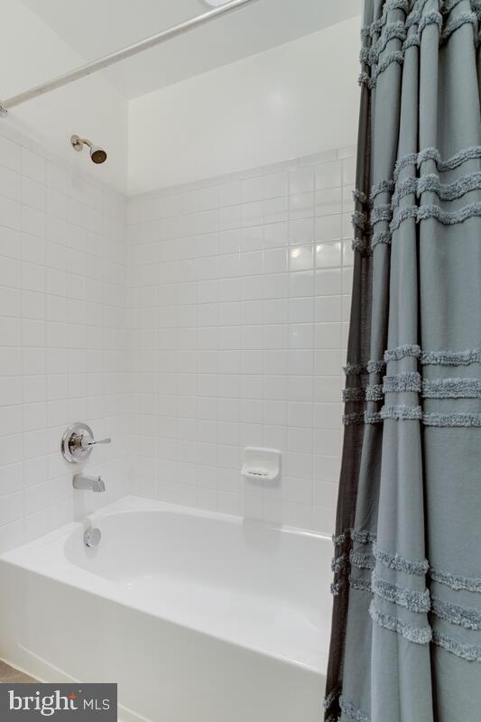 TANYARD COVE NORTH - Residential Lease