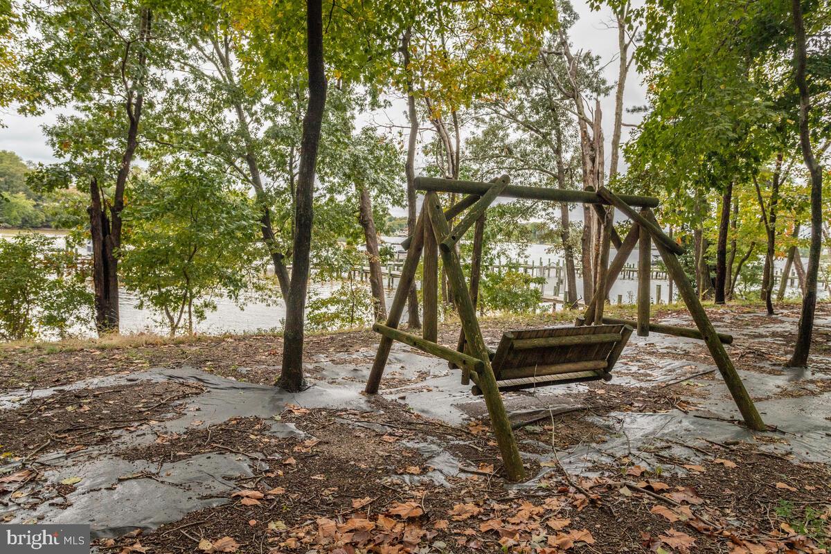 TANYARD COVE NORTH - Residential Lease