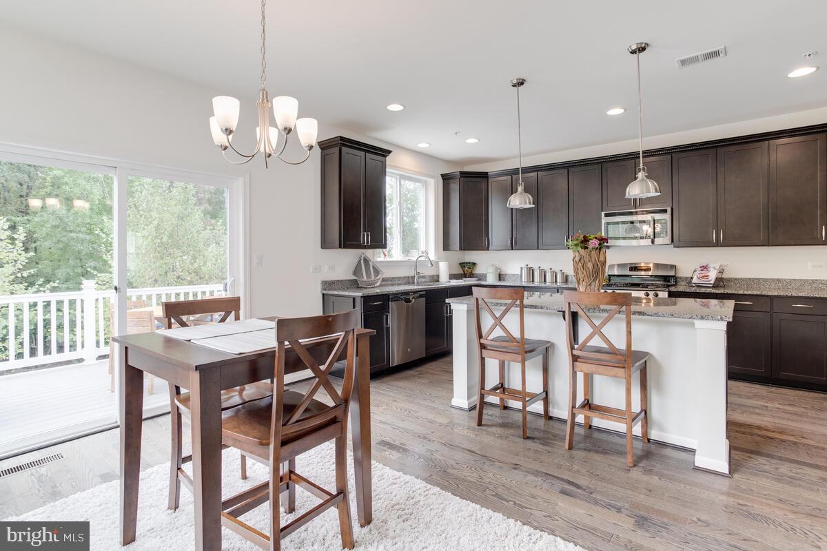 TANYARD COVE NORTH - Residential Lease