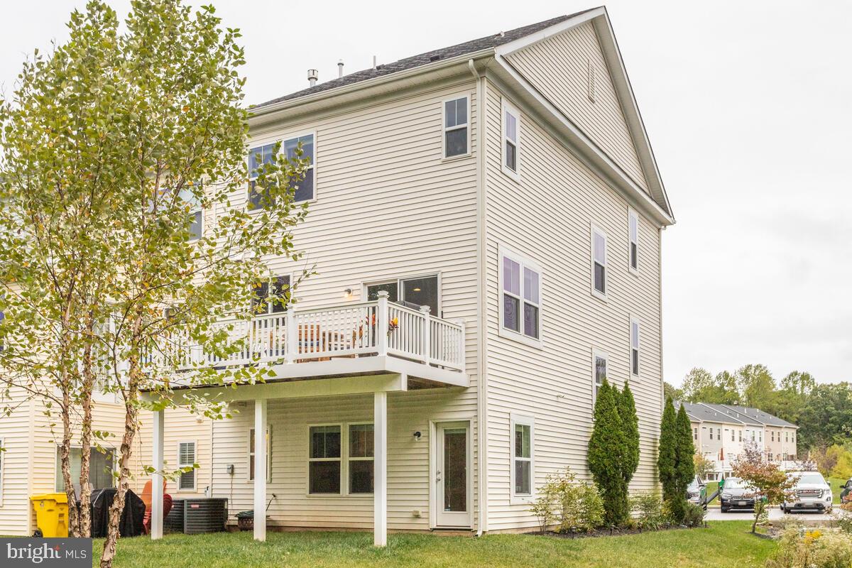 TANYARD COVE NORTH - Residential Lease