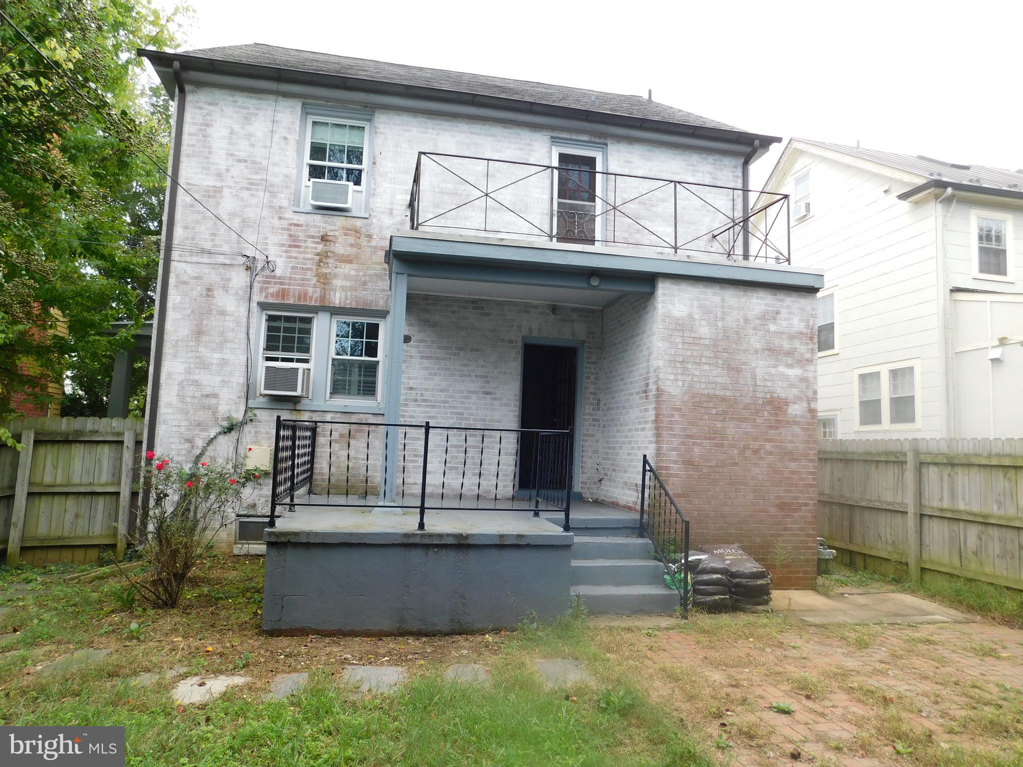 DOWNTOWN FREDERICKSBURG - Residential Lease