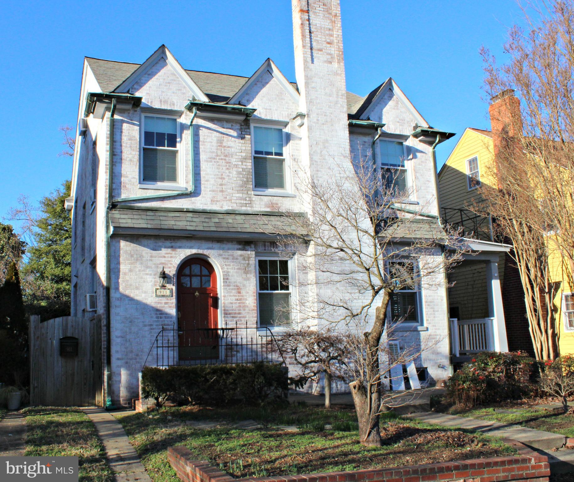 DOWNTOWN FREDERICKSBURG - Residential Lease