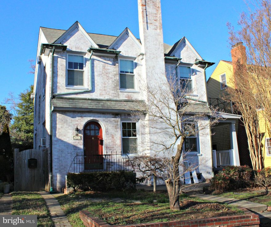 Charming downtown home within walking distance to the VRE, restaurants, shops & much more!  Freshly painted, renovated. cleaned and ready for move in!  Features 3 large bedrooms on 2nd level PLUS LARGE attic bedroom (25x14)   Custom built in shelving & cabinets. Fully fenced yard w/shed.  Fireplace is for non functional and for decorative purpose only.