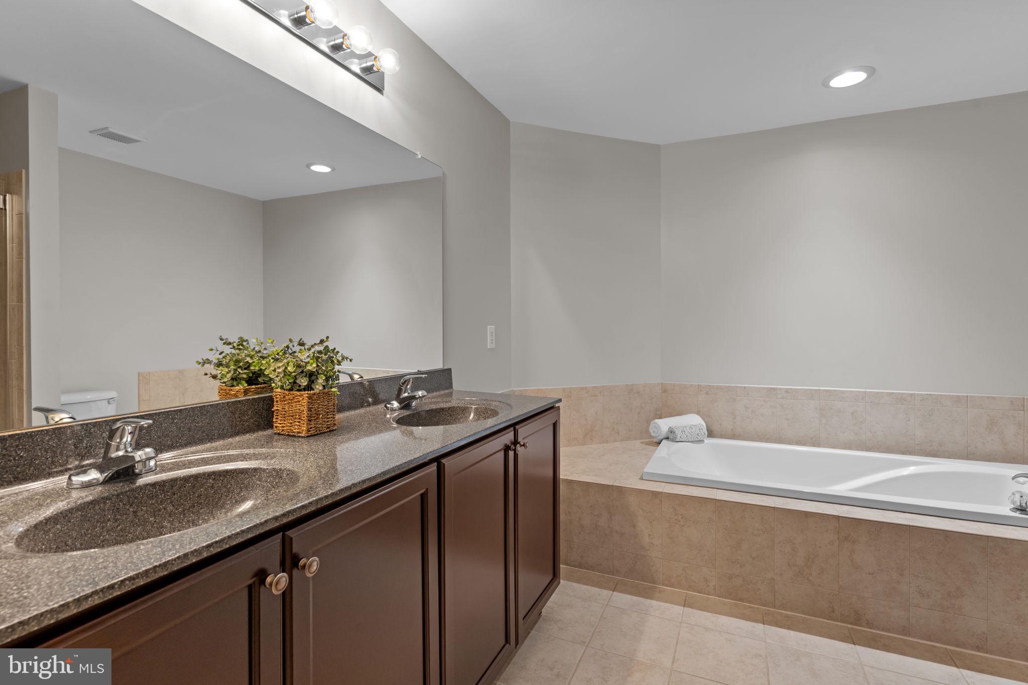 WALNUT GROVE - Residential