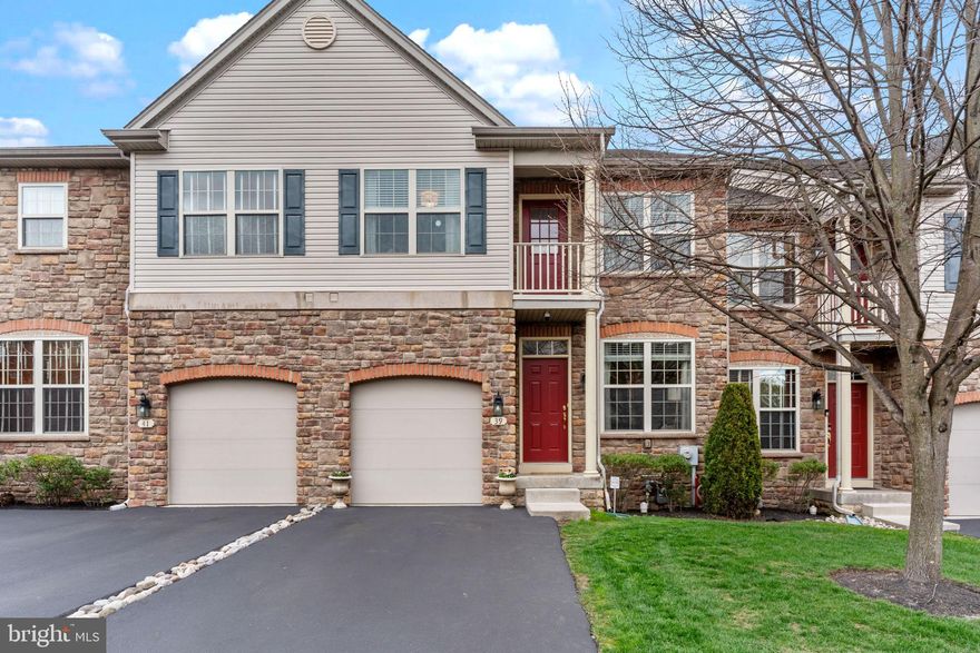 Step into comfort and style in this beautifully maintained 3 bed, 3.5 bath townhome located in a quiet, sought-after neighborhood. Boasting tall ceilings, an open layout, and an abundance of natural light, this home is perfect for both relaxing and entertaining.
Enjoy a spacious master suite with a private balcony, a walk-in closet, and a private bath. The finished walk-out basement offers endless possibilities
-home theater, gym, office, or guest space-with a full bath for added convenience.
Outside, unwind on your deck overlooking the backyard or step down to the paved patio for summer fun. Bonus: 1-car garage, low-maintenance living, and a location that's close to everything.
This one checks all the boxes-don't miss your chance to tour it before it's gone! Schedule your private showing today!