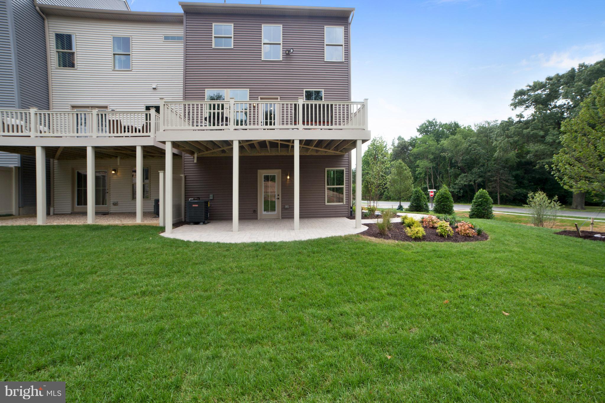 PONDVIEW - Residential