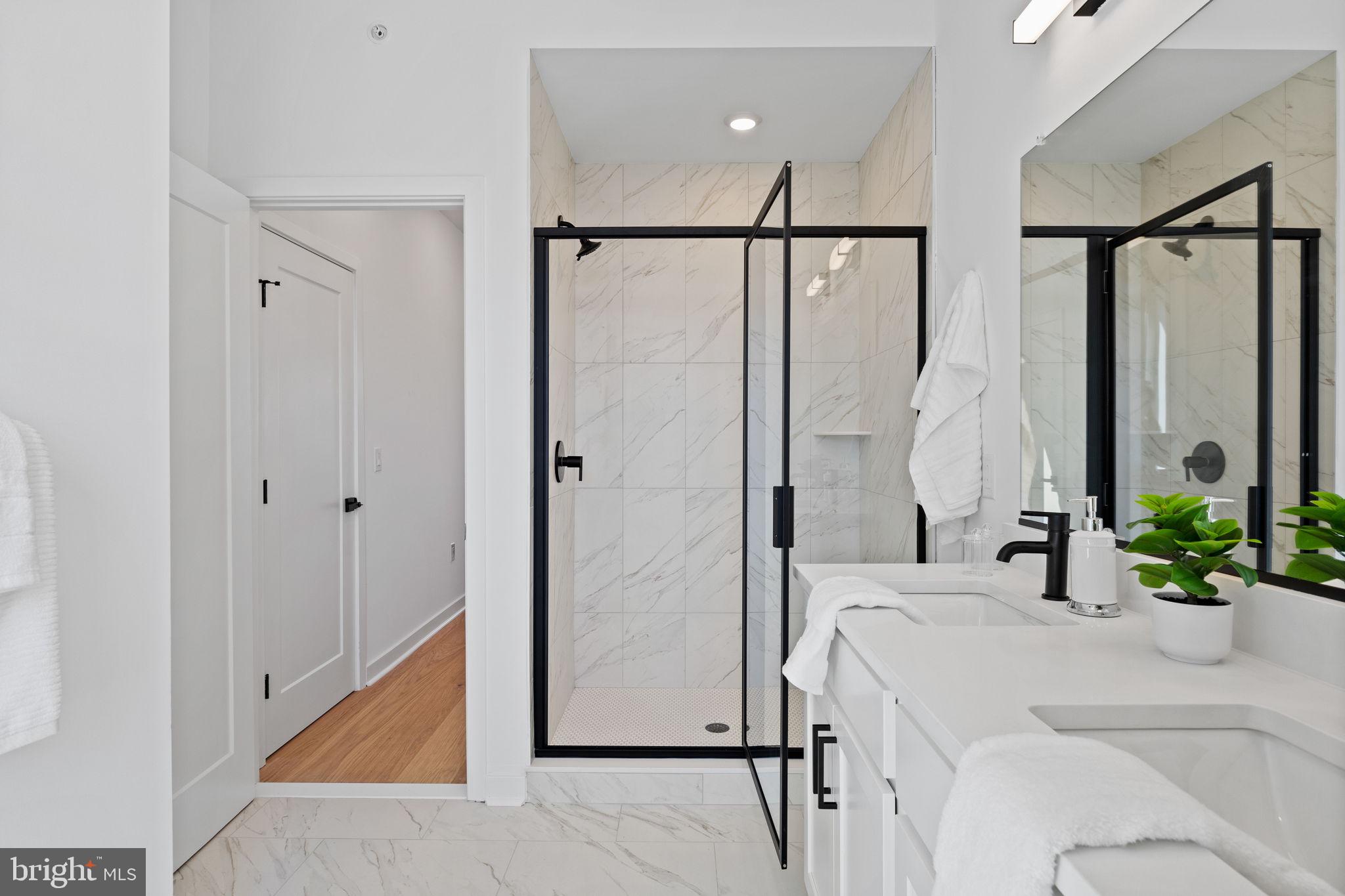 PORT RICHMOND - Residential