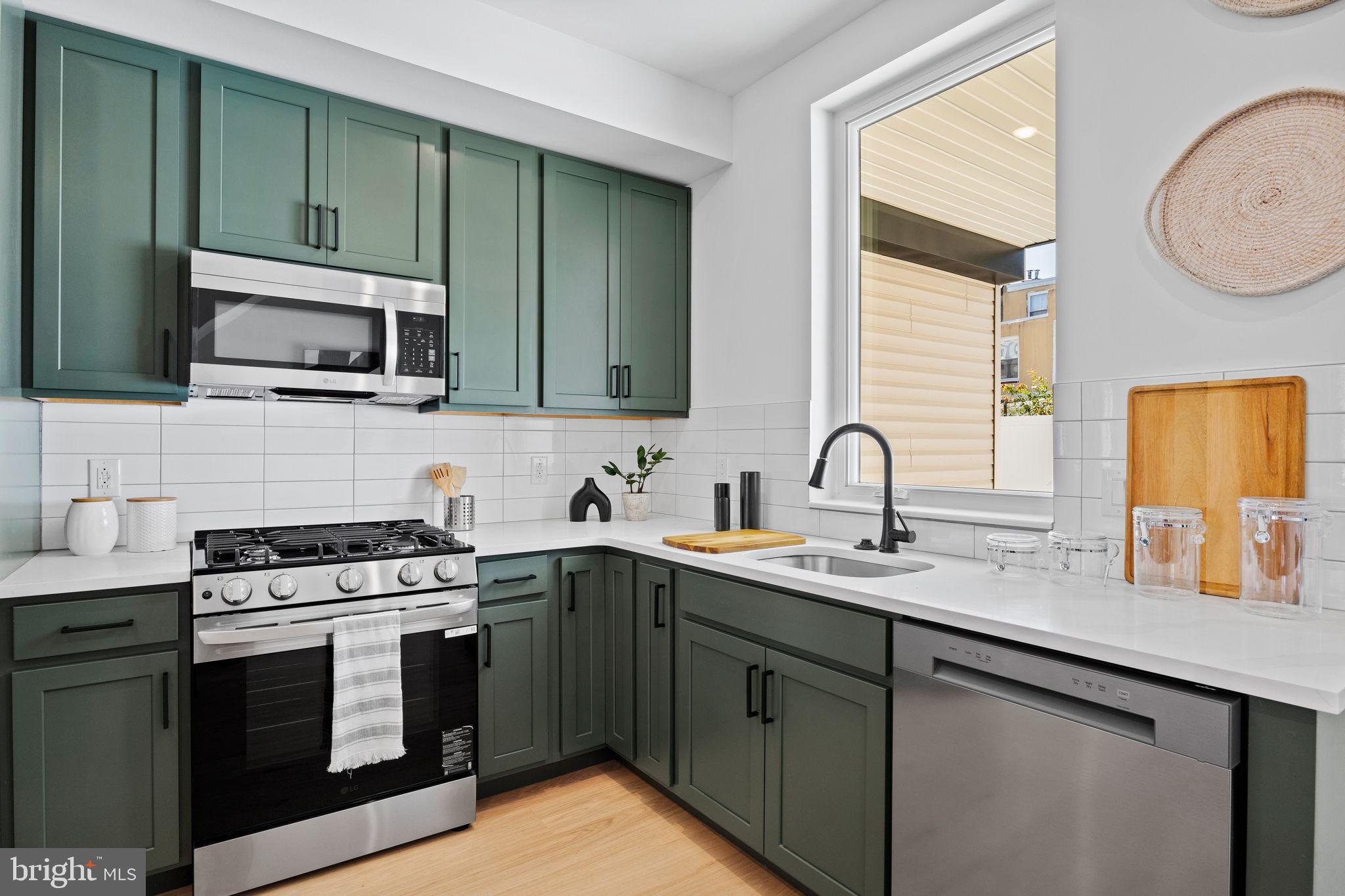 PORT RICHMOND - Residential