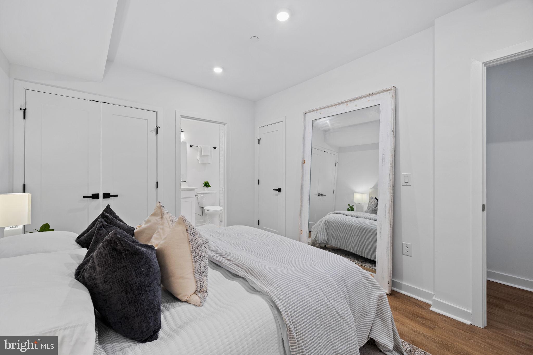 PORT RICHMOND - Residential