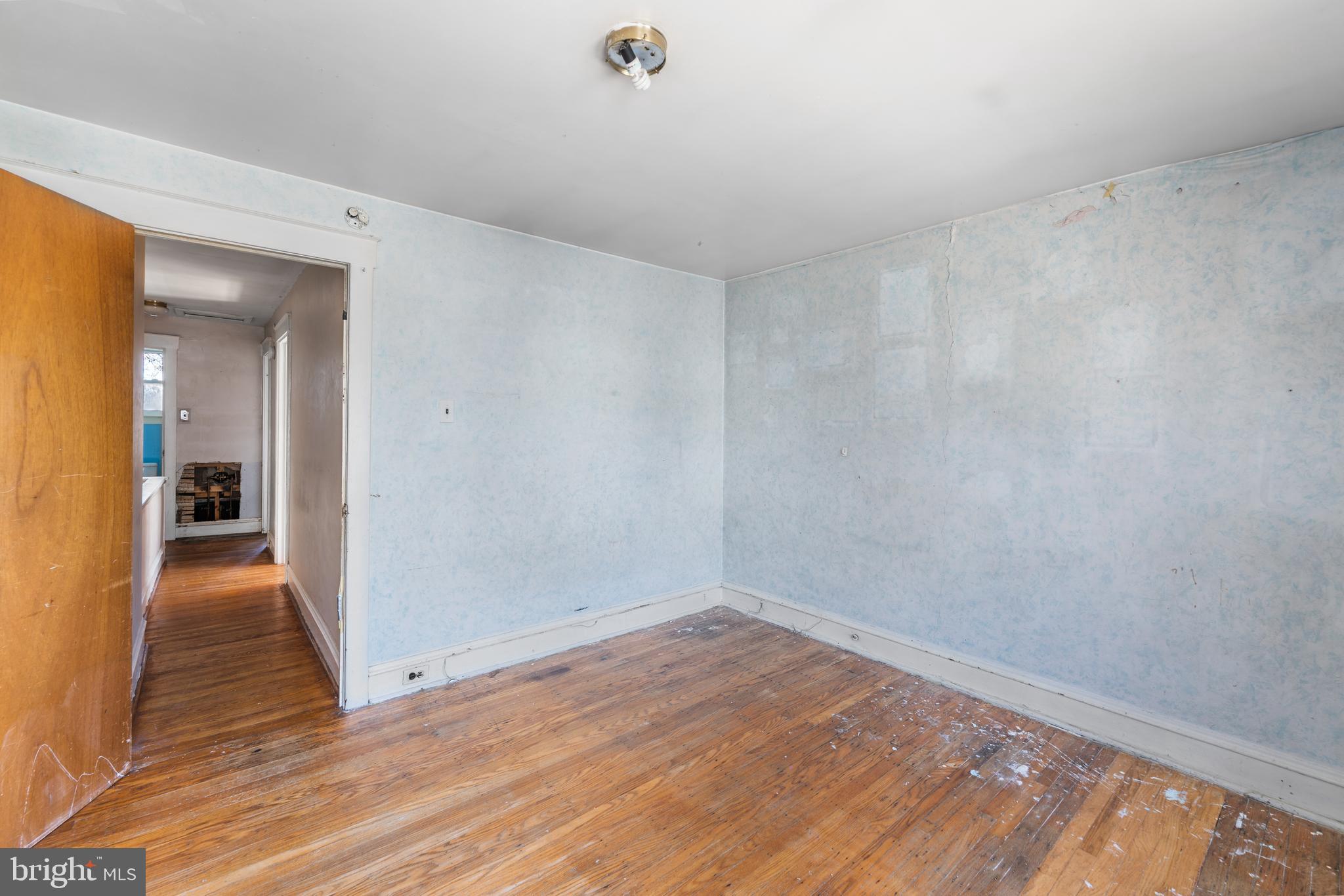 CLIFTON HEIGHTS - Residential