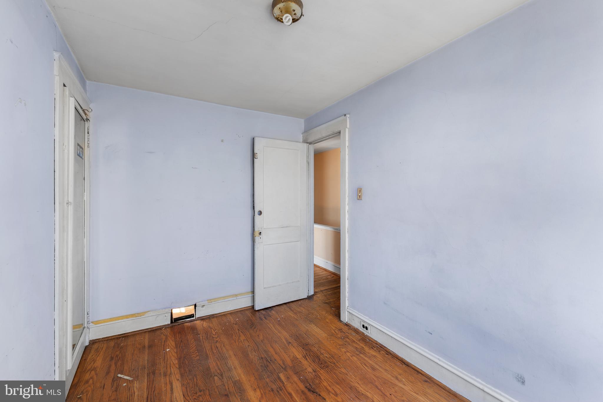 CLIFTON HEIGHTS - Residential