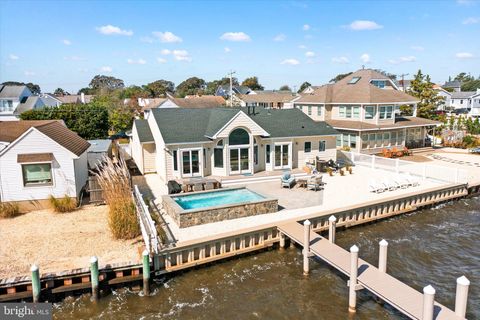 Photo of 673 Bay View Drive, TOMS RIVER, NJ 08753 (MLS # NJOC2037546)