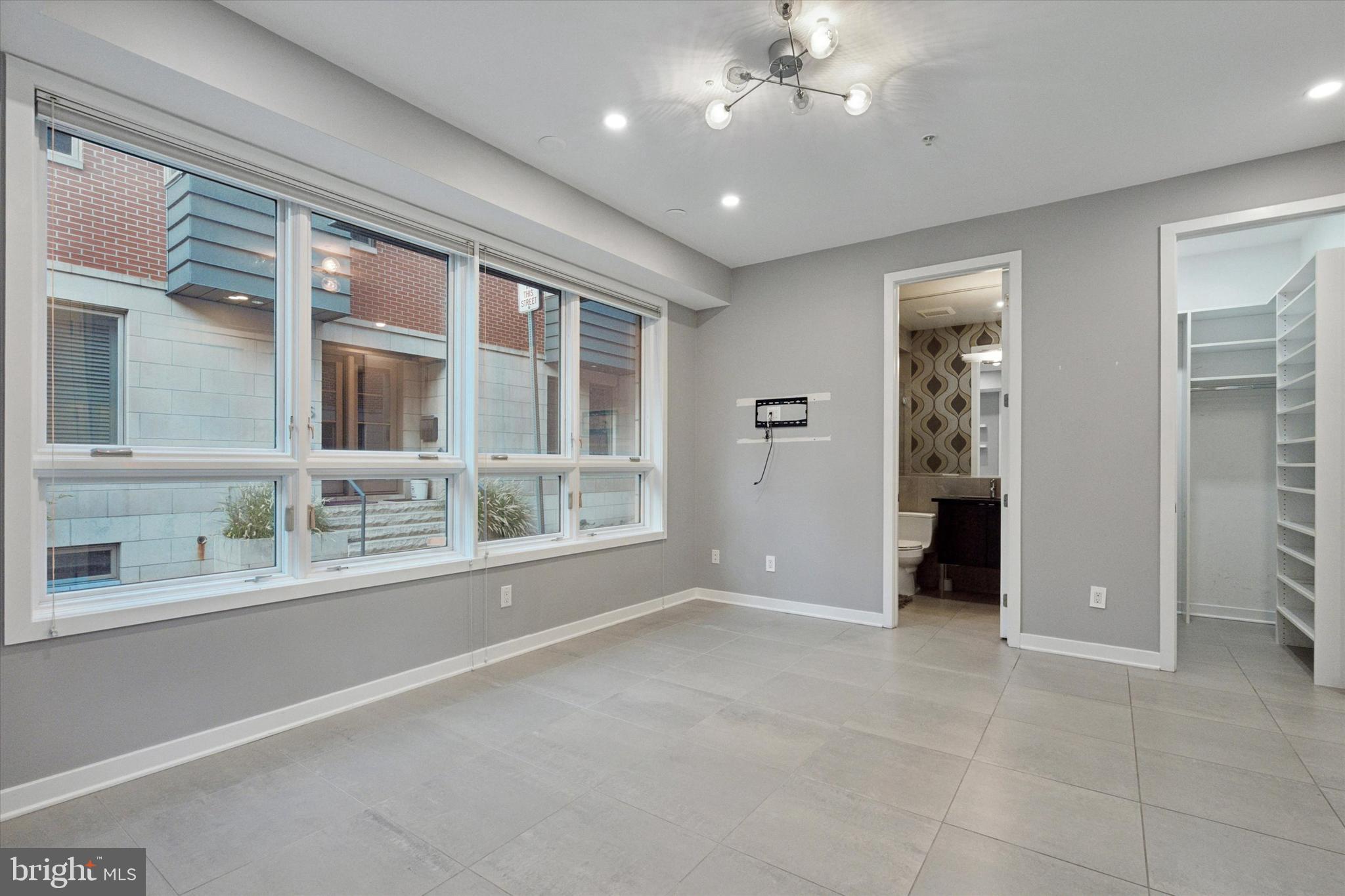 GRADUATE HOSPITAL - Residential