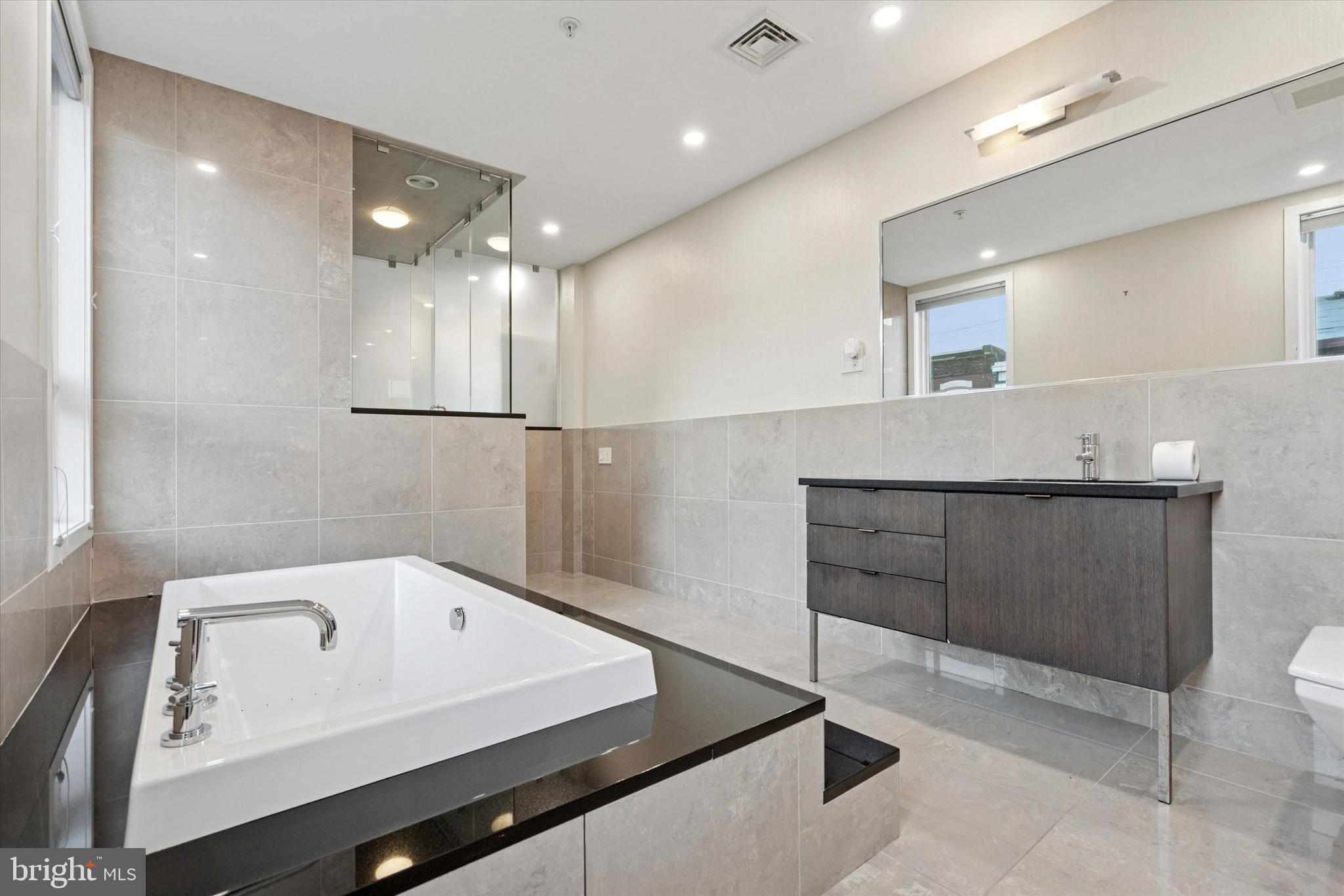 GRADUATE HOSPITAL - Residential