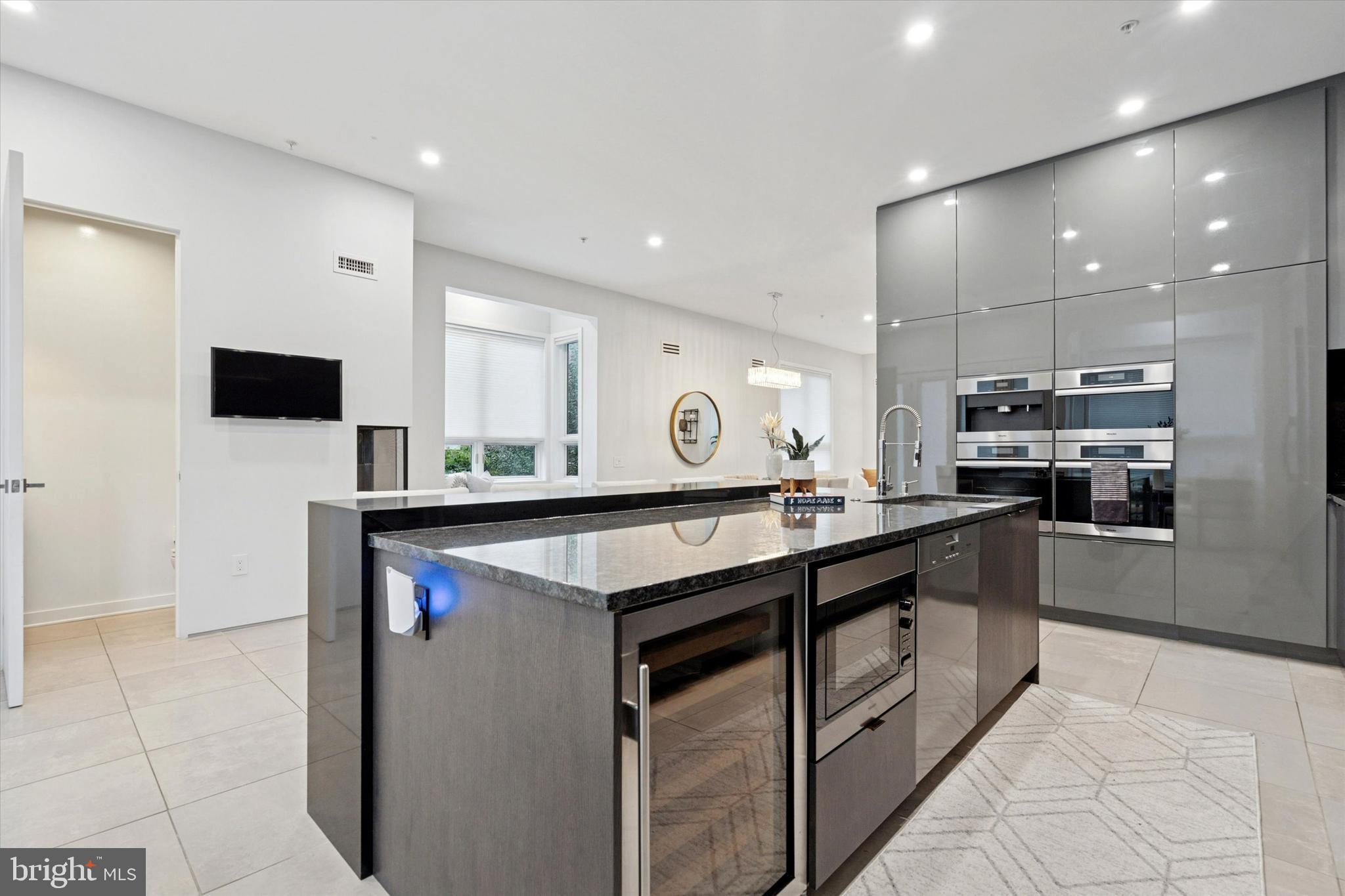 GRADUATE HOSPITAL - Residential