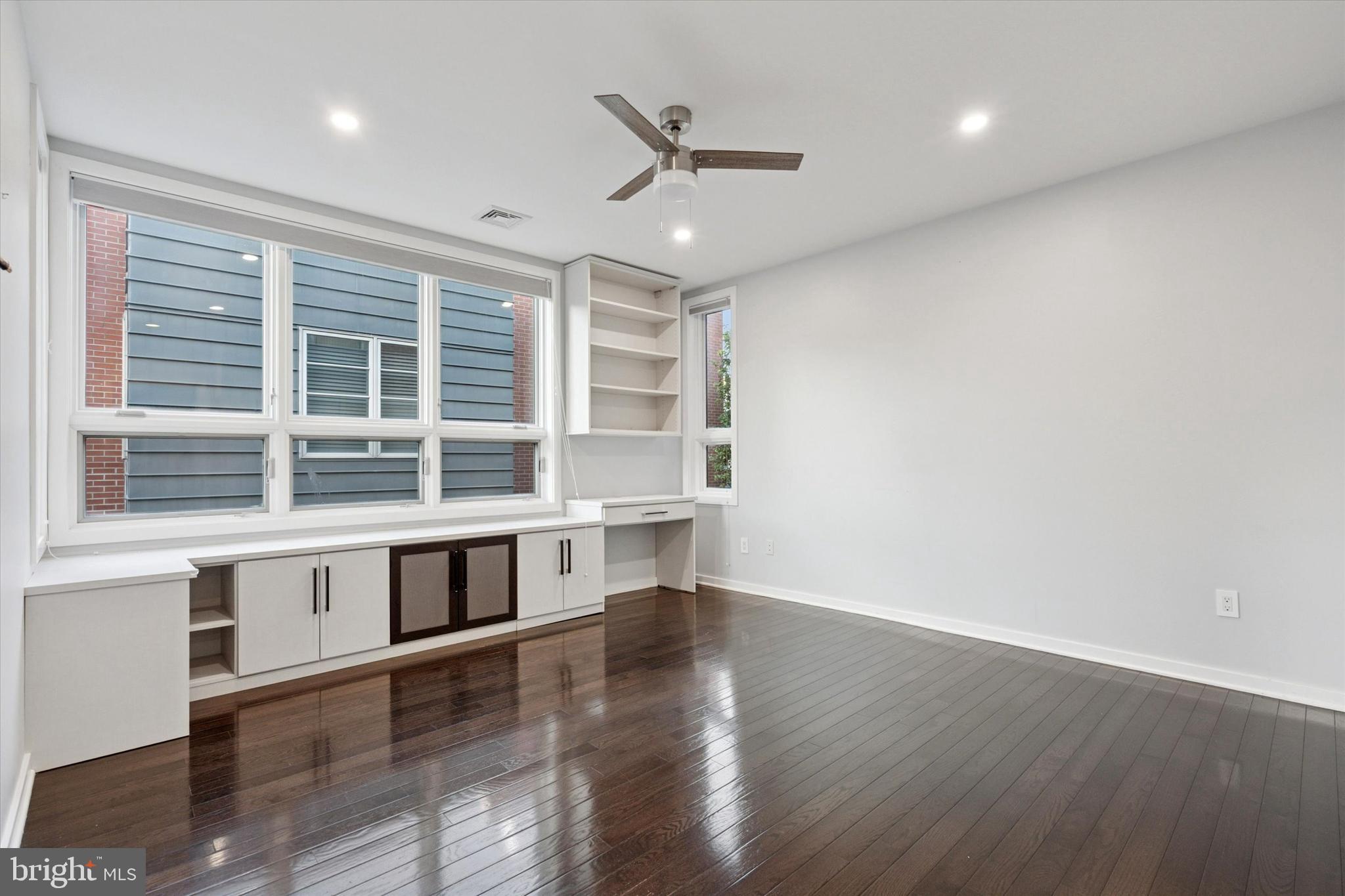 GRADUATE HOSPITAL - Residential