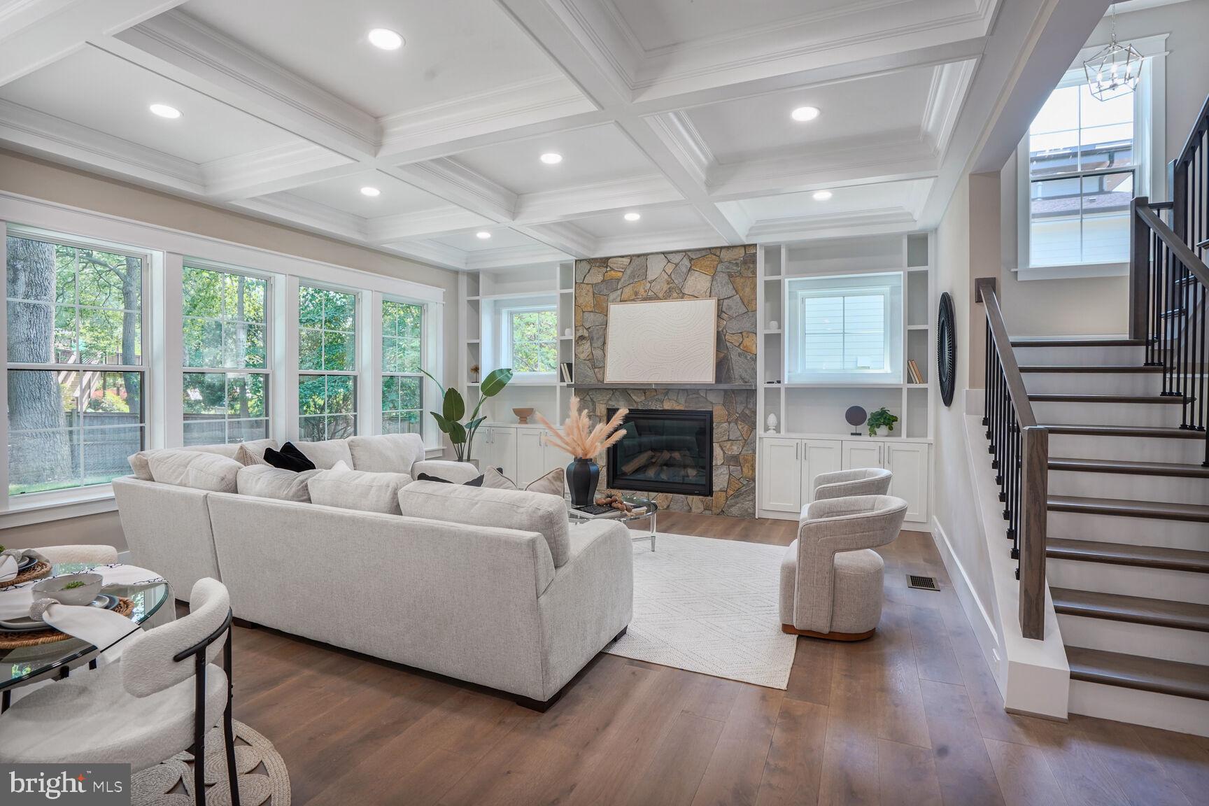 VIENNA WOODS - Residential