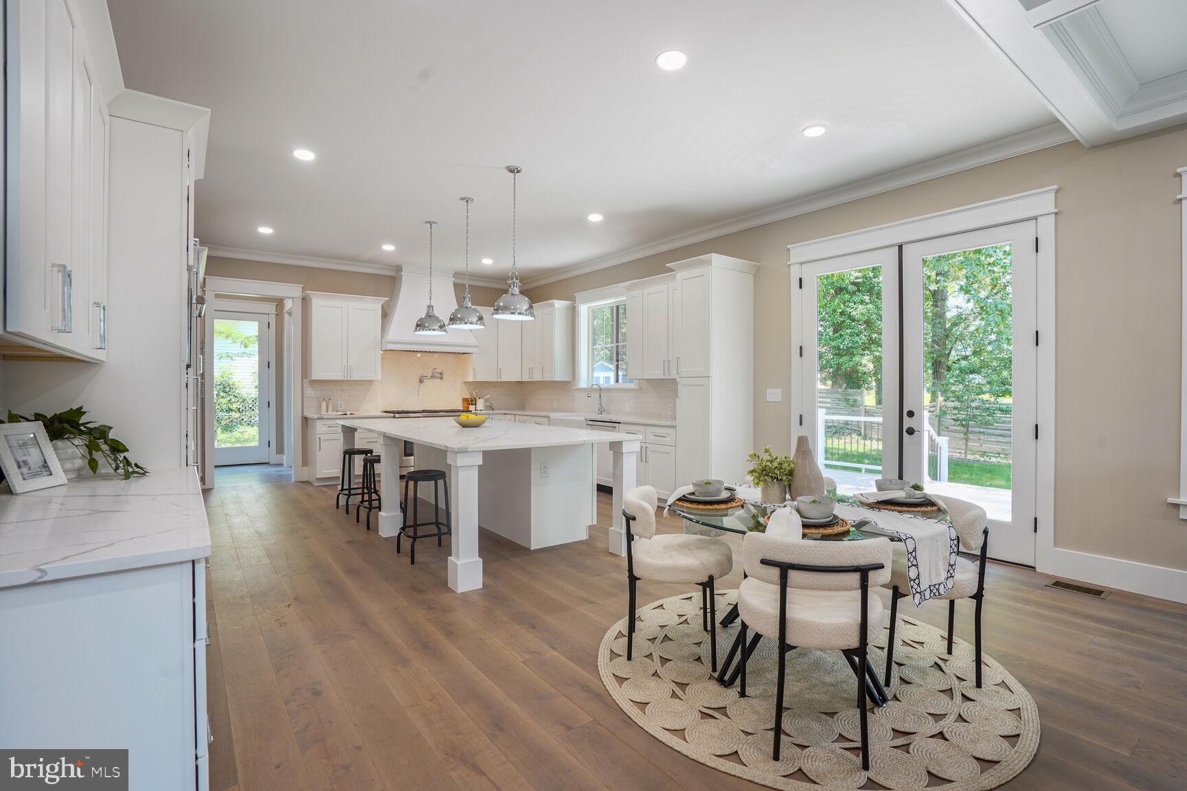 VIENNA WOODS - Residential