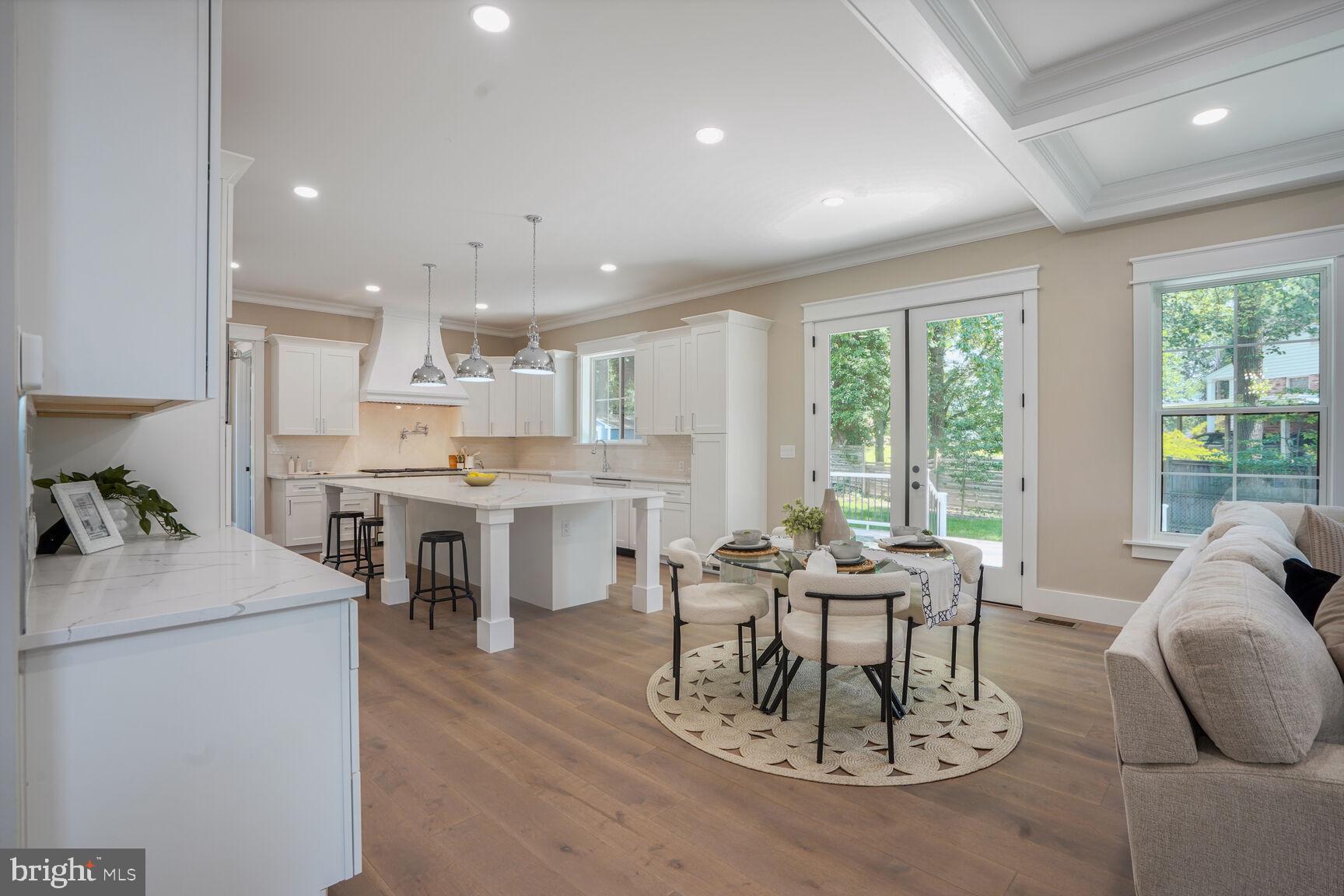 VIENNA WOODS - Residential