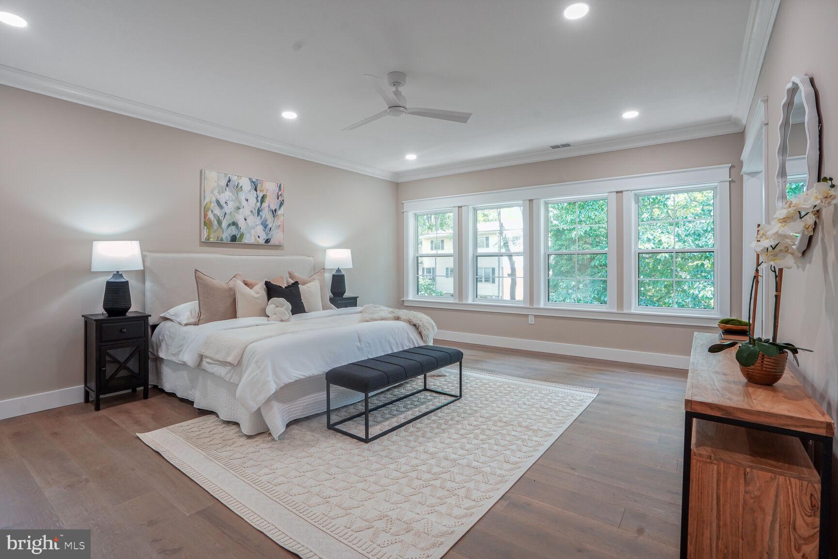 VIENNA WOODS - Residential