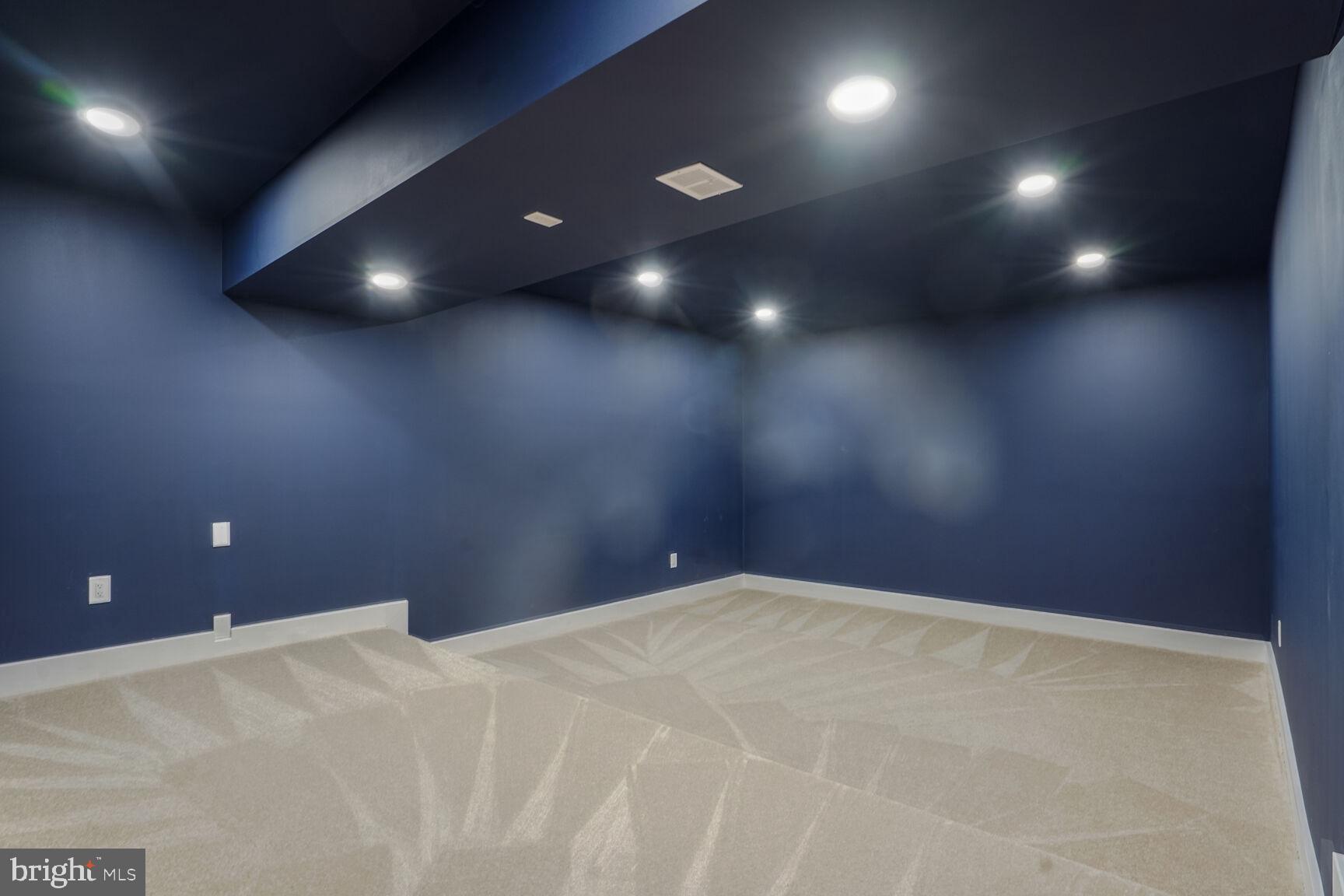 VIENNA WOODS - Residential