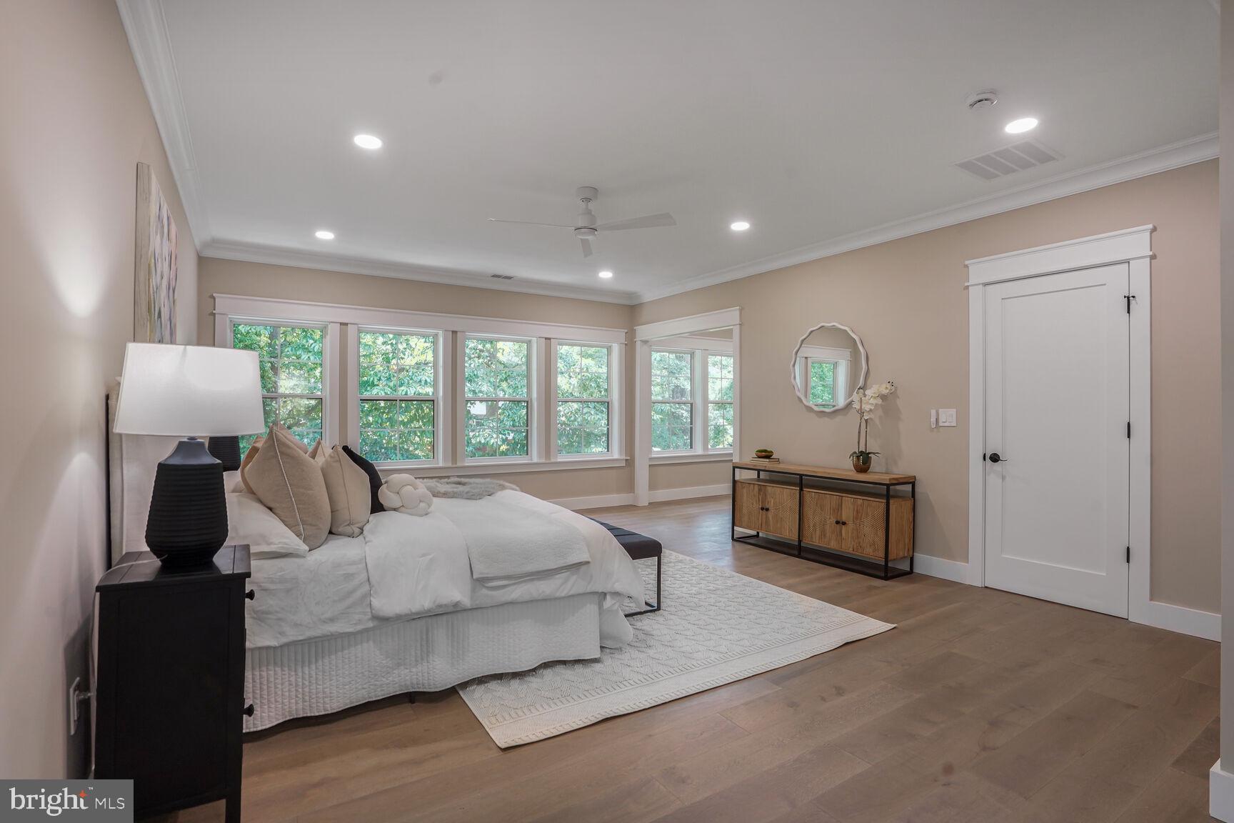 VIENNA WOODS - Residential